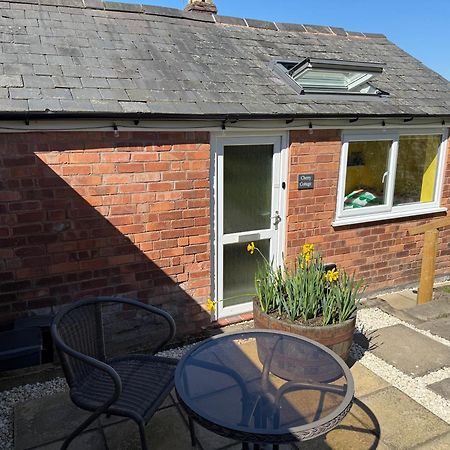 Cherry Cottage Retro Stay, Stourport Esterno foto