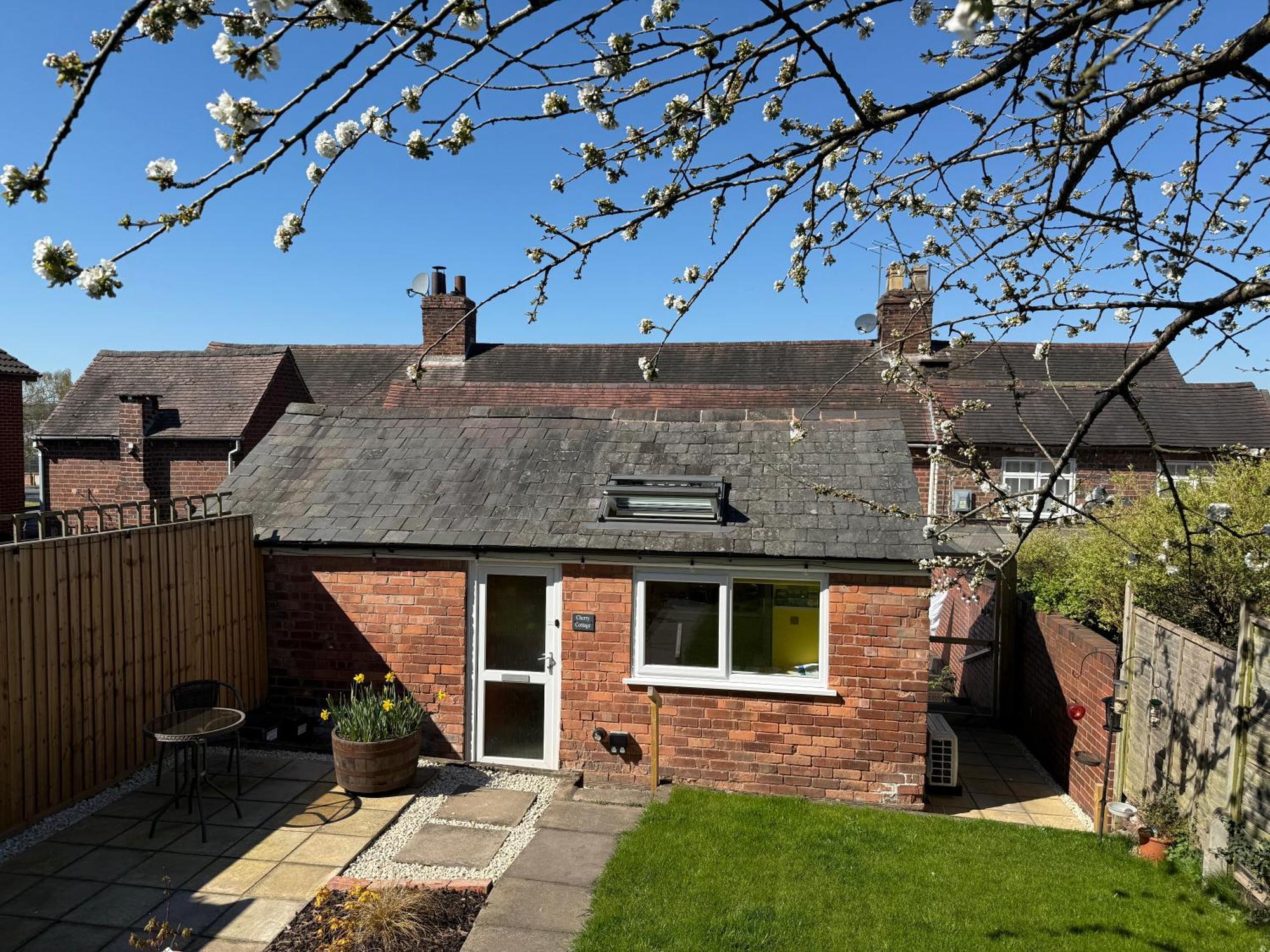 Cherry Cottage Retro Stay, Stourport Esterno foto