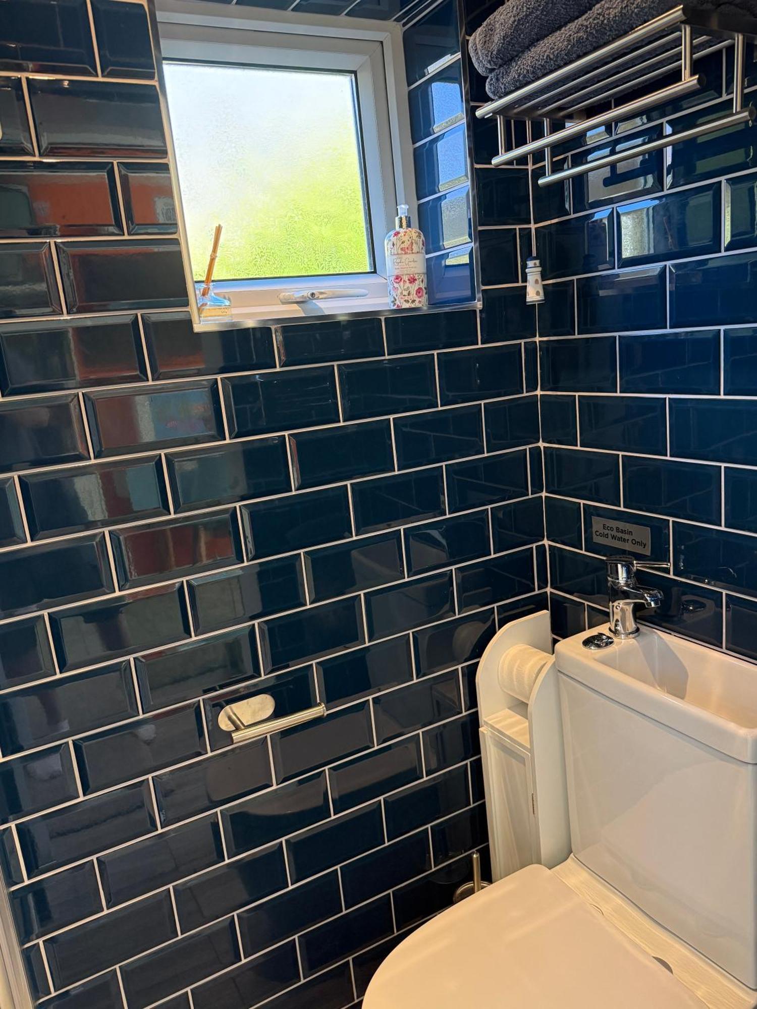 Cherry Cottage Retro Stay, Stourport Esterno foto